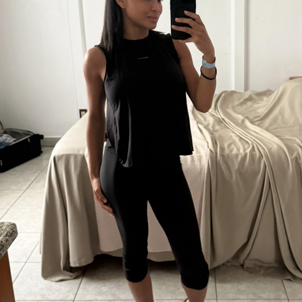 Lululemon Pace Crush top Blaxk